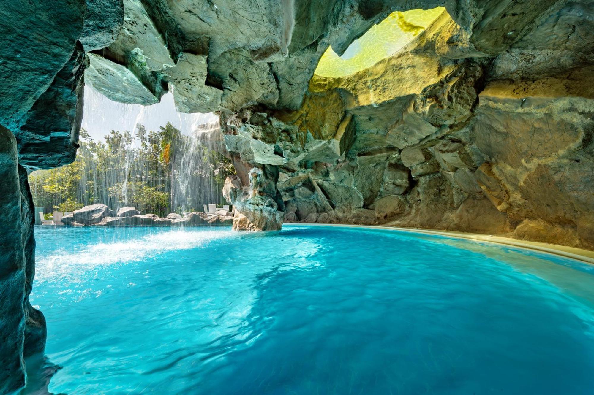 Phukalini Luxury Pool Villa & Onsen Хуа Хин Екстериор снимка